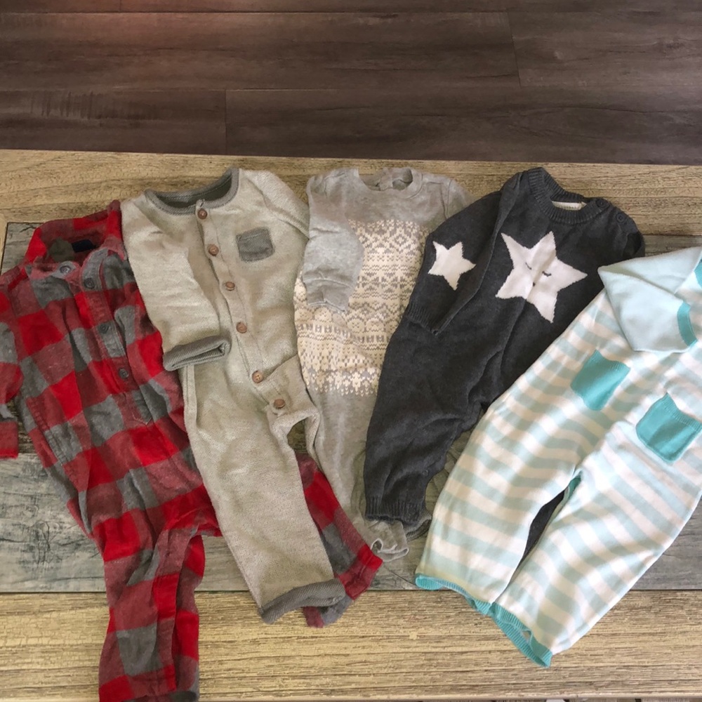 5 piece long sleeved baby boy onesie outfits. Soft and cozy. Various brands